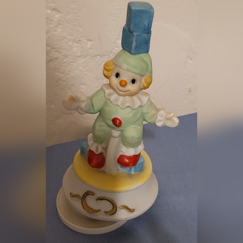 Collectible Vintage Brinn's of Pittsburgh Revolving Musical Clown